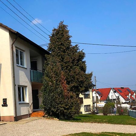 Ferienwohnungen / Ferienhaus Adelsried Exteriör bild